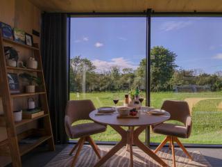 Stylish Mirrored Cabin with Sauna & Plunge Pool - 6