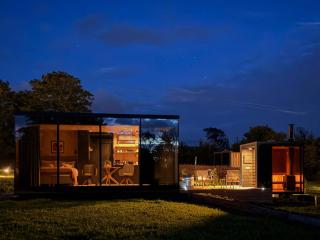 Stylish Mirrored Cabin with Sauna & Plunge Pool - 1