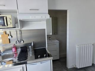 Superbe studio entièrement refait à neuf - 3