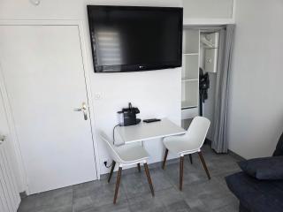 Superbe studio entièrement refait à neuf - 5