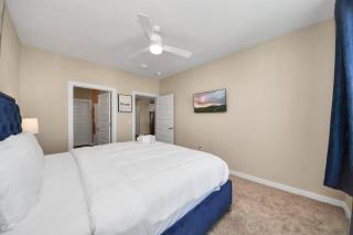 Luxury 2BR 2BA King Beds Houston Stay Fast Wi-Fi - 6