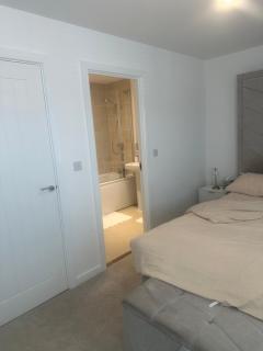 Double En-suite Room near Cribbs Causeway - 5