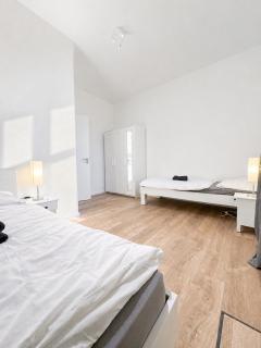 6-Zimmer Monteurunterkunft bis 13 Personen und große Gruppen I PKW-Stellplatz I - Bremen Horn-Lehe - 5