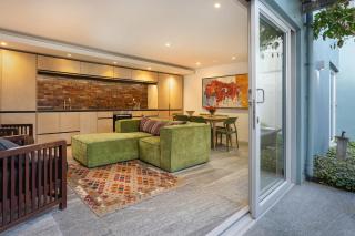 17 Marine - Apt 103 - Private Hot Tub & Garden - 8