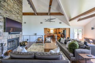 Silver Ridge - Hilltop Chalet with Sweeping Views - 7