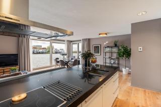 Luxurious 4-Room Water Villa in Amsterdam - 5
