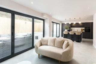 Stunning 4-Bed Retreat in Cornwall - 6