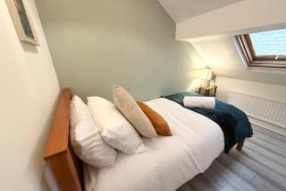 Peak Side Terrace Spacious 3BR Home in Buxton Sleeps 5 - 6
