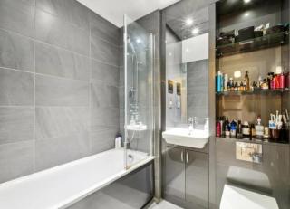 Modern 2 Bed Flat with Balcony in the Heart of Wandsworth - 2