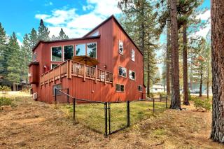 Sierra Trails Adventure - Ground floor living pets game room - 9