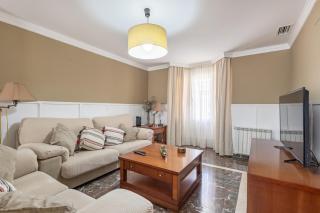 Spacious townhouse with private pool - 7