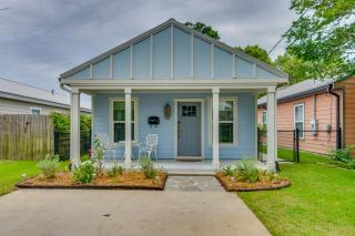Downtown Gem: Walk to Restaurants & Palafox St! - 0