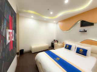 Star Night Hotel and Apartment - 7