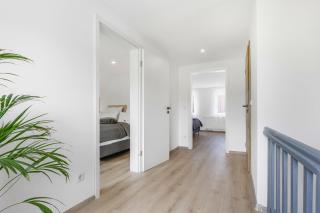 Entire house - newly renovated - 8 guests - parking - 1