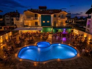 GOLDEN DAiSY HOTEL - 0