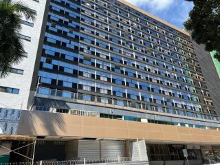 Garvey Park Hotel - 8