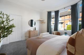 Relax and Unwind in This Charming 4 Bed Village Home - 7