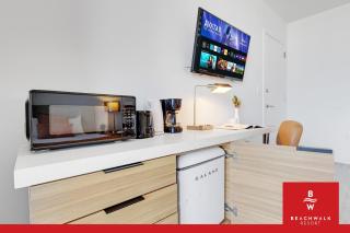 Elegant Studio Marina View Sleeps 4 - 4