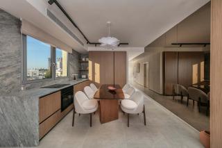 Executive 2BR Balcony - Diz Sq View - MAMAD D80 - 5