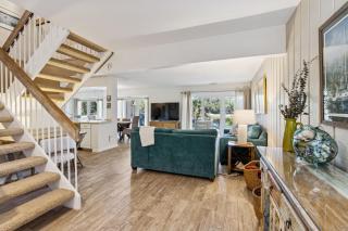 2098 Beach Wood - 1