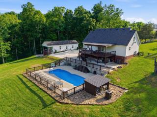Private Pool Estate Sleeps 20 with Guest House - 8
