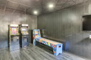 Pocono Country Place Family Stay Near Kalahari! - 7