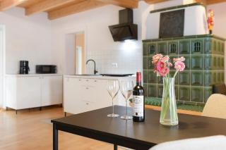 Charming Lakenear Apartment - 6