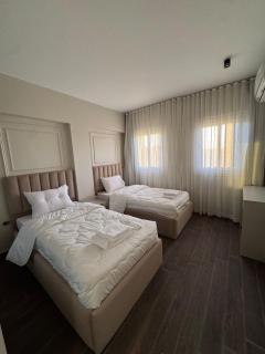 Spacious 2-Master Bedroom Apt in Katameya Gardens - 3