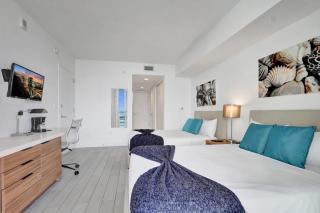 Waterfront Studio in Resort Beach Pool Gym 2405 - 4
