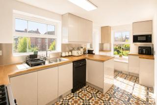 Games Room, Easily Sleeps up to 11, Gated Parking, WiFi - 8