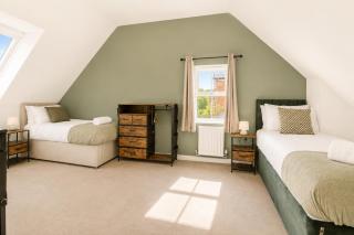 Games Room, Easily Sleeps up to 11, Gated Parking, WiFi - 5