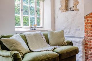 Beautiful Cottage in Idyllic Somerset Village - 1