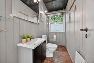 Family Cottage with Sauna and Hot Tub - 5