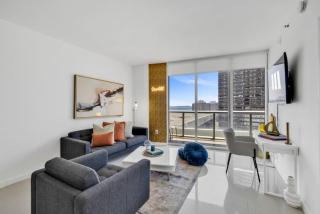 W Hotel Residence Bayview 2BR, 3 Pools, SPA, 4 restaurants, free gym classes 1609 - 9