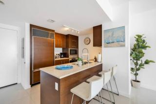 W Hotel Residence Bayview 2BR, 3 Pools, SPA, 4 restaurants, free gym classes 1609 - 6