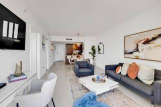 W Hotel Residence Bayview 2BR, 3 Pools, SPA, 4 restaurants, free gym classes 1609 - 7