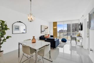 W Hotel Residence Bayview 2BR, 3 Pools, SPA, 4 restaurants, free gym classes 1609 - 4