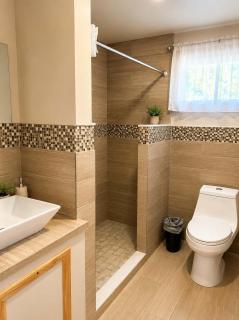 Room 15-1 Queen Suite-Woodland Motor Lodge - 6