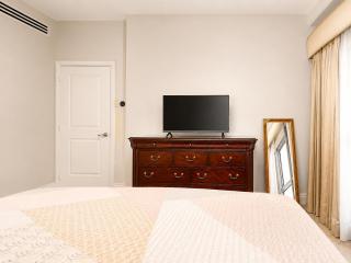 Deluxe Two Bedroom Condo - 9
