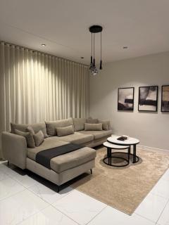 Luxurious design studio with data entry - 9