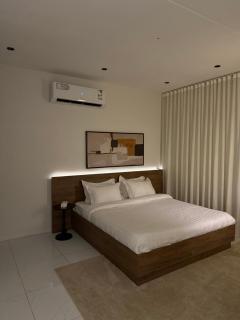 Luxurious design studio with data entry - 4
