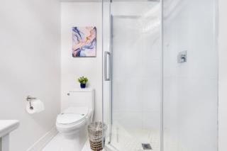 Stylish & Relaxing Retreat 6 Minutes to Niagara Falls - 6
