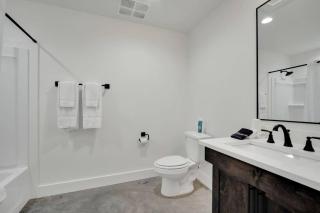 The Lawson District - The Poppy Suite - 5
