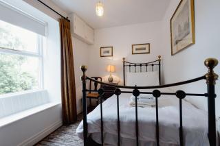 Jeff's Cottage, Heart of Honley, Sleeps 5 - 5