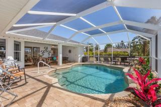 Waterfront Paradise Pool Kayaks Games 12 Guests - 9