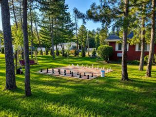 Room 27-1 Queen 1 Full Suite-Woodland Motor Lodge - 1