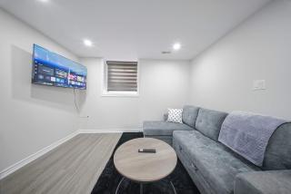 Cozy Calm & Private 1-Bedroom Basement Suite with Parking - 0