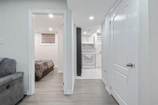 Cozy Calm & Private 1-Bedroom Basement Suite with Parking - 6