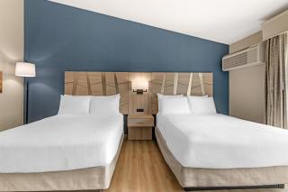 Best Western Plus, The Inn at Hampton - Hampton - 3