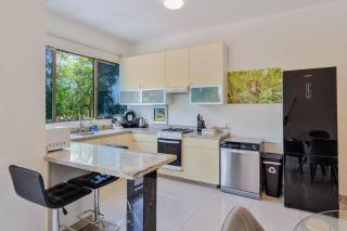 3 Bedroom Holiday Home with Rooftop on luxury neighborhood - fits 8 - 2